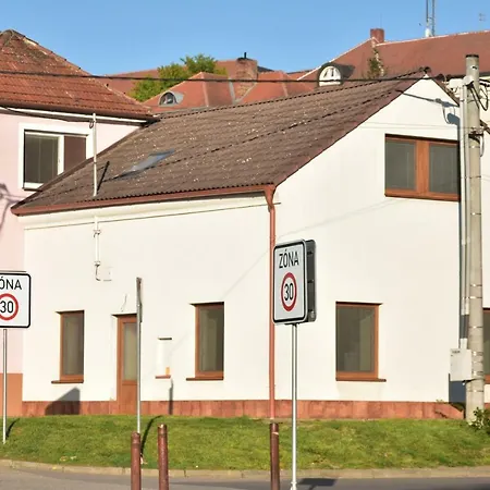 アパート Apartman-hovorany