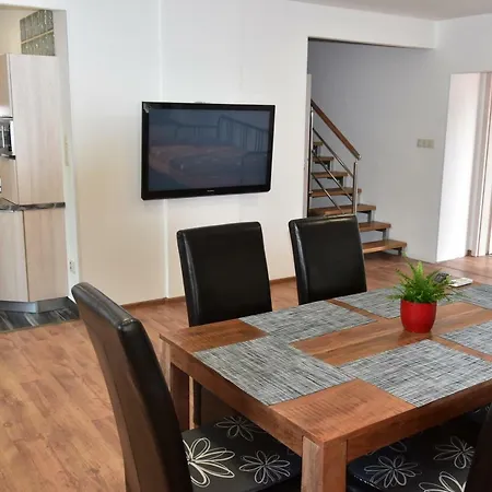 Apartman-hovorany * Hovorany
